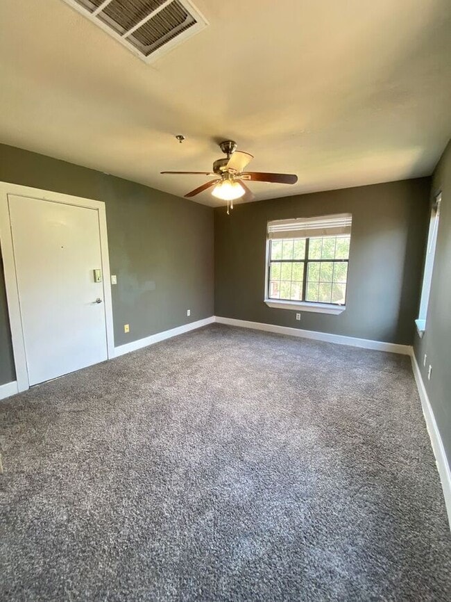 Building Photo - 1 bed 1 bath in Paseo District