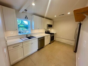 Building Photo - 457 S Auburn St