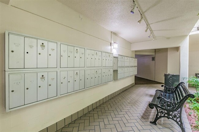 Building Photo - 3325 Bayshore Blvd