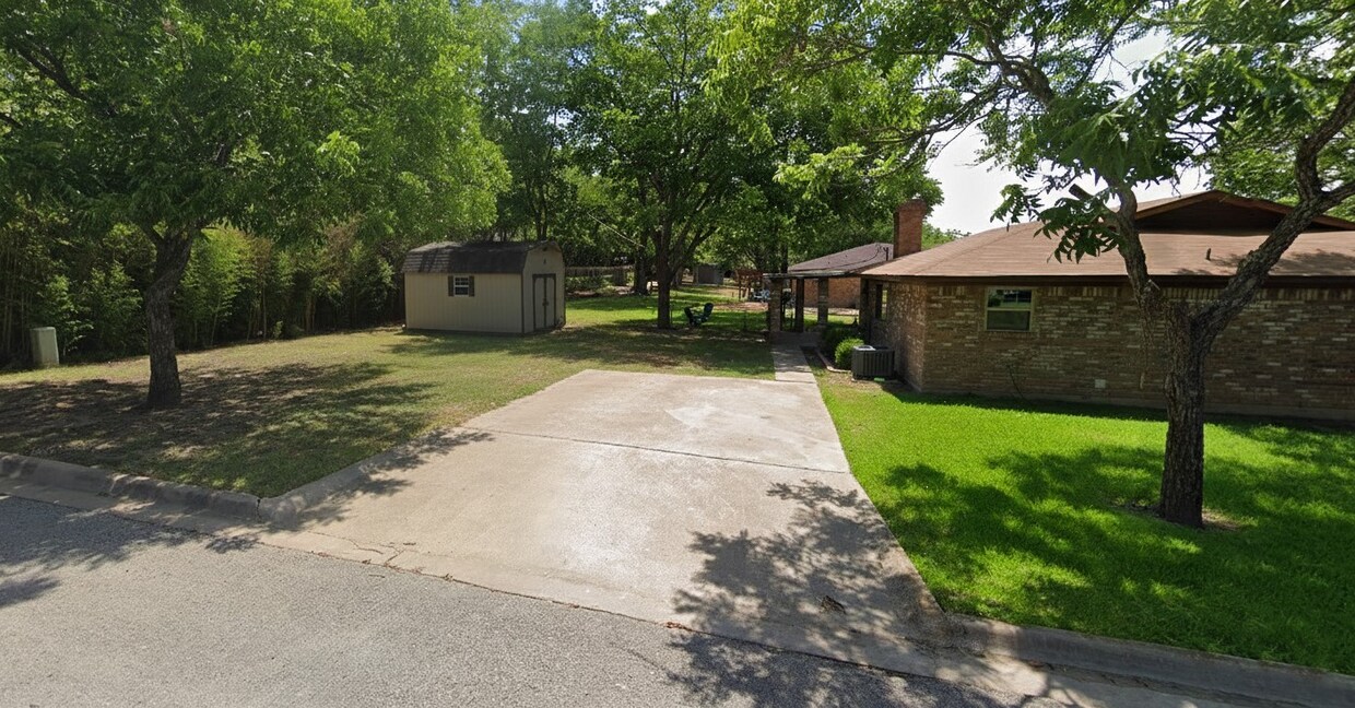 Foto del edificio - 3610 Fairway Dr