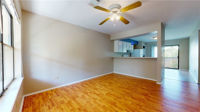 Building Photo - 307 Manuel Dr