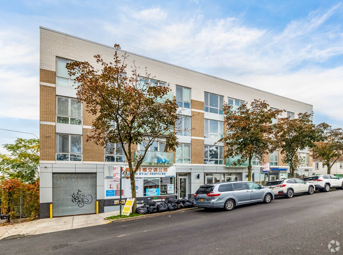 Primary Photo - 15815 Union Tpke
