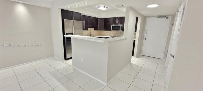Foto del edificio - 18051 Biscayne Blvd