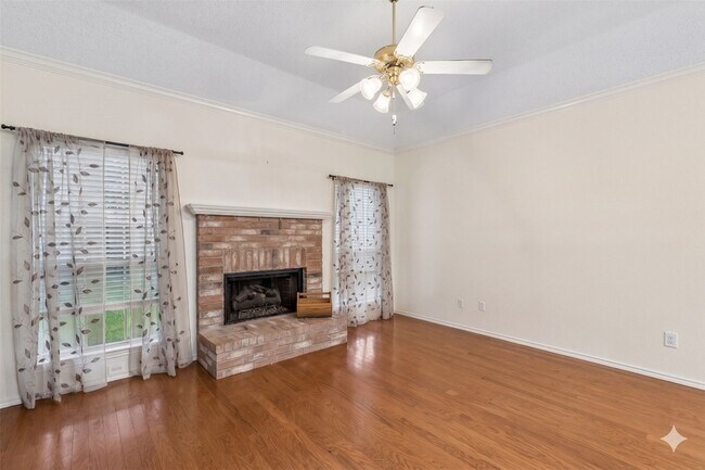 Building Photo - 2205 Kittyhawk Dr