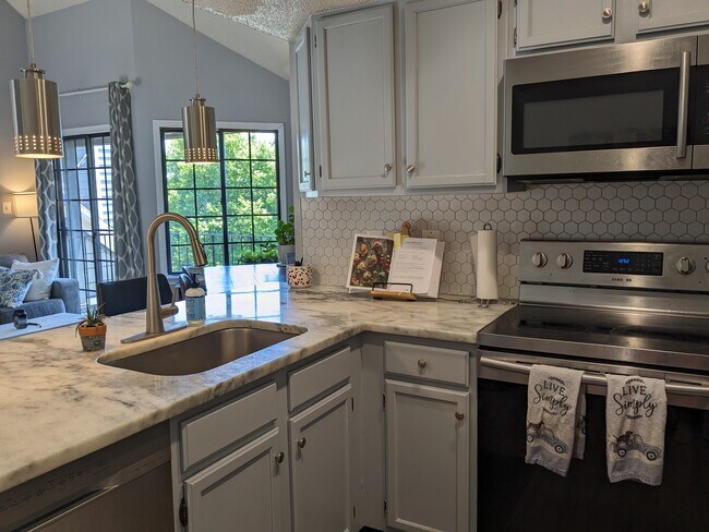 Building Photo - 6001 Mersey Oaks Way