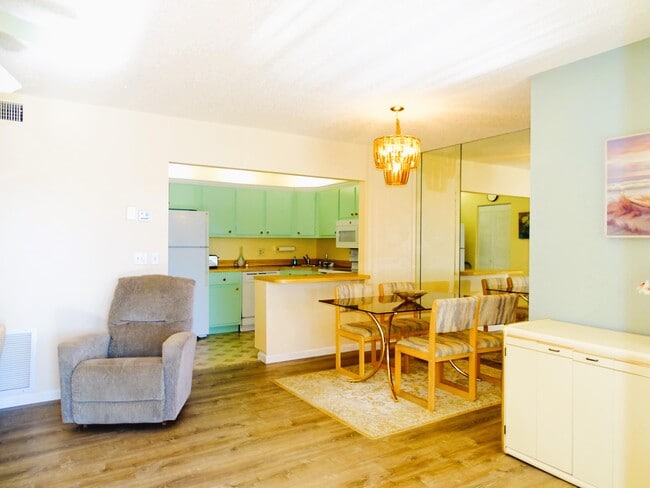 Foto del edificio - 409 Pine Glen Ln