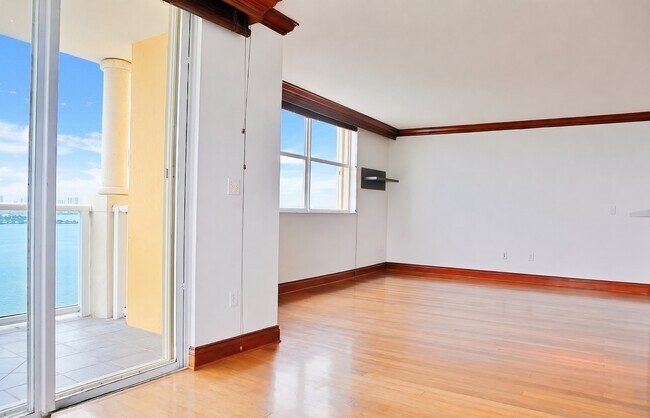 Foto del edificio - 1625 Kennedy Cswy