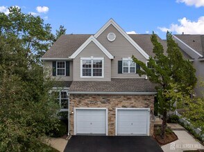 Building Photo - 1301 Dahlia Cir