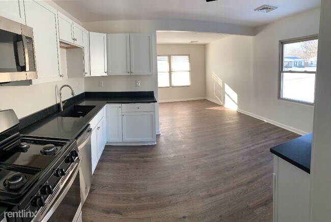 Foto del edificio - 3 br, 1.5 bath House - 6451 Marcy St