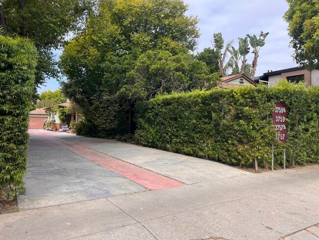 Building Photo - 3757 1/2 Inglewood Blvd