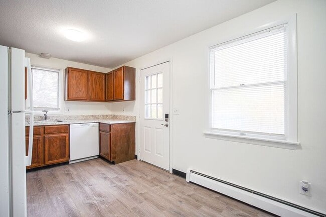 Foto del edificio - 878 St James Ave