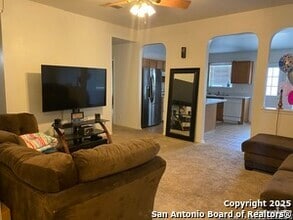 Building Photo - 5016 Crestwood Hill Dr