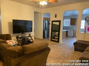 Foto del edificio - 5016 Crestwood Hill Dr