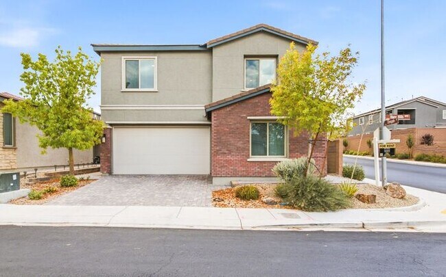 Building Photo - 4-Bedroom Two-Story Home with Mountain Views & Resort-Style Amenities