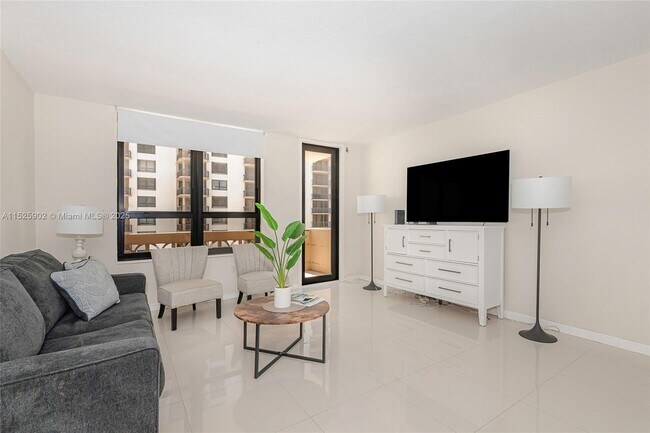 Foto del edificio - 10185 Collins Ave