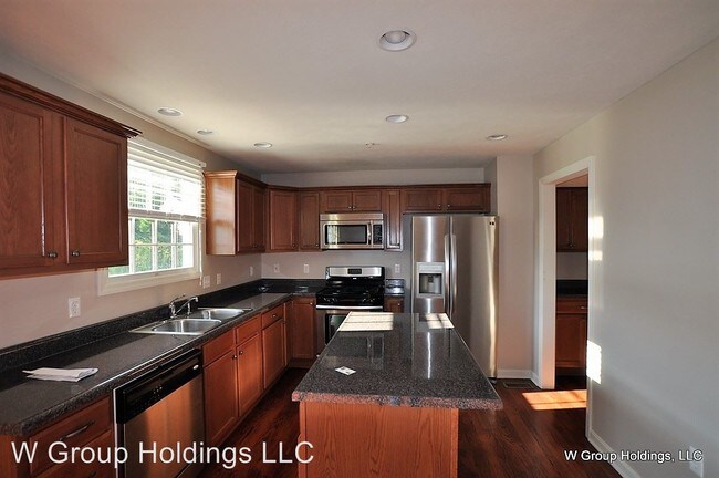 Building Photo - 1048 Bayberry Dr