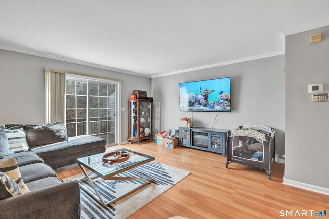 Foto del edificio - 39 Coram Rd