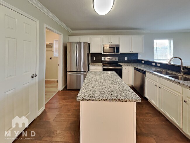 Foto del edificio - 421 Pin Oak Ln