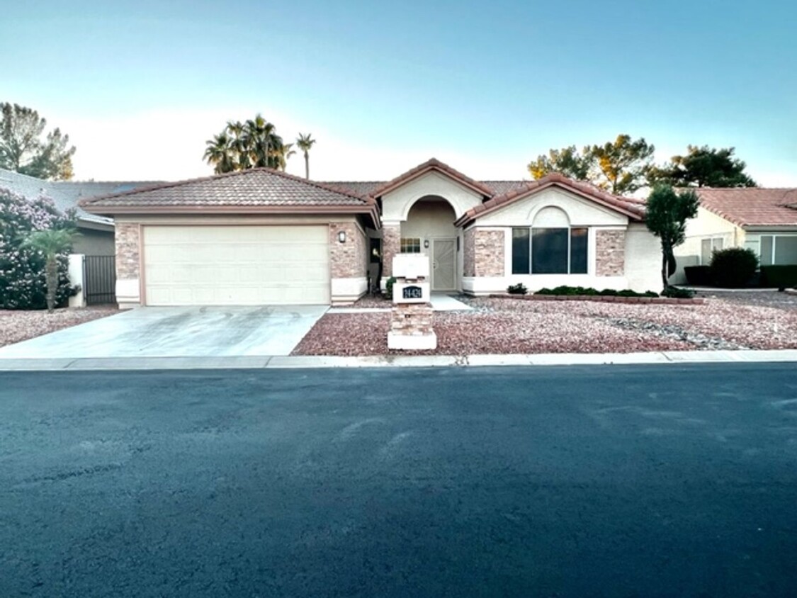 Primary Photo - Sun Lakes Vacation Home