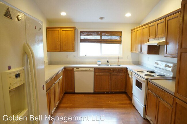 Building Photo - 3 br, 2 bath House - 13922 SE Cora St