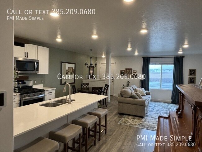 Foto del edificio - Modern 3-Bedroom Townhouse in Lehi
