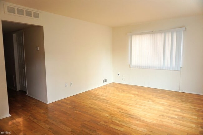 Building Photo - 3 br, 1 bath House - 25231 Dale St