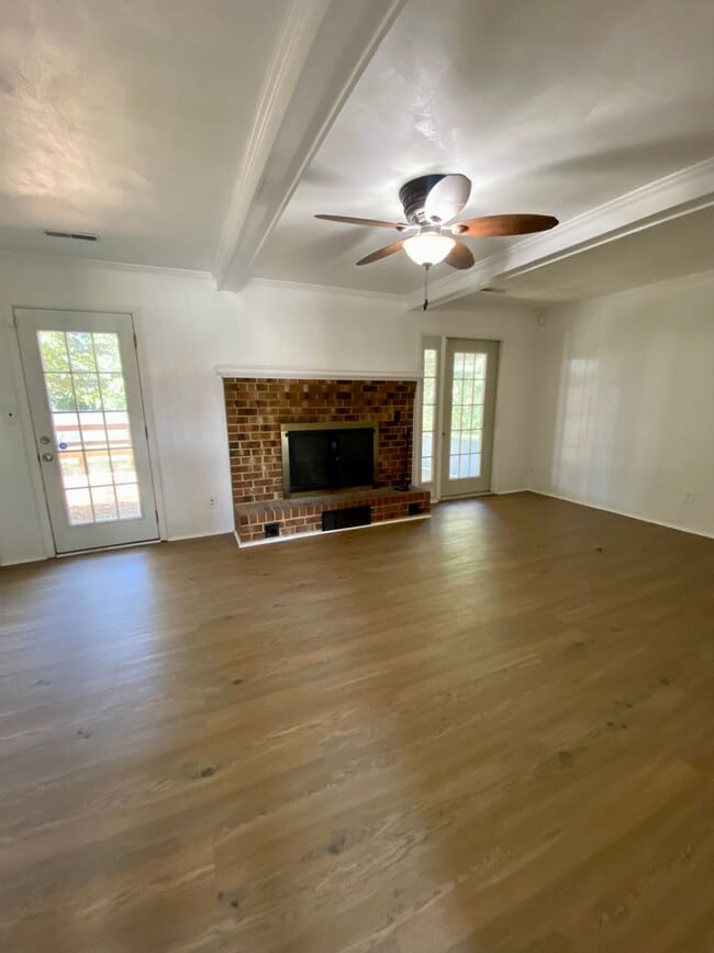 Building Photo - Wesleyan Pines