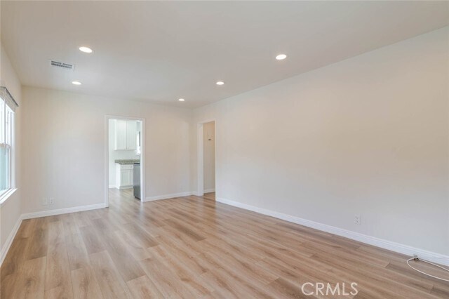 Foto del edificio - 1466 Stanley Ave