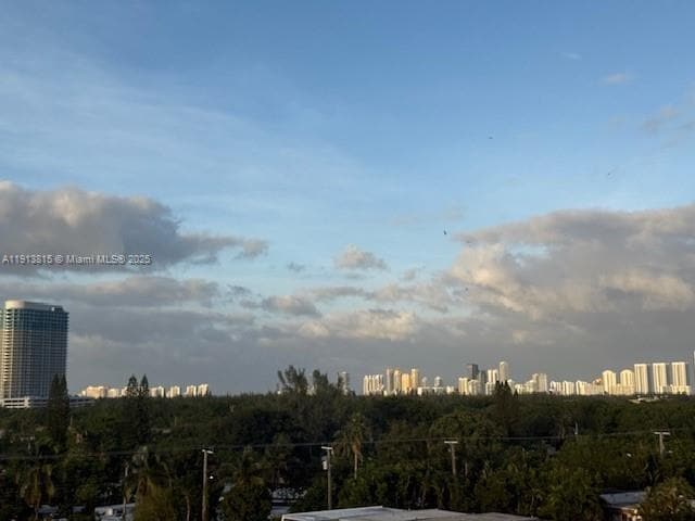 Primary Photo - 2350 NE 135th St