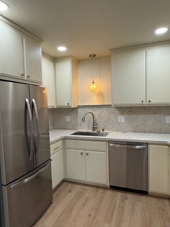 Foto del edificio - 1127 Dover Dr