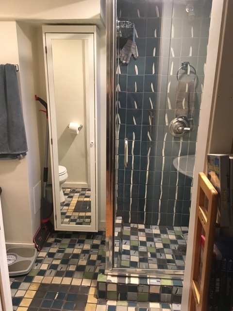 bathroom - 415 NE 73rd Ave