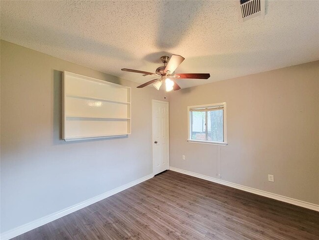 Building Photo - 2306 Downey Dr