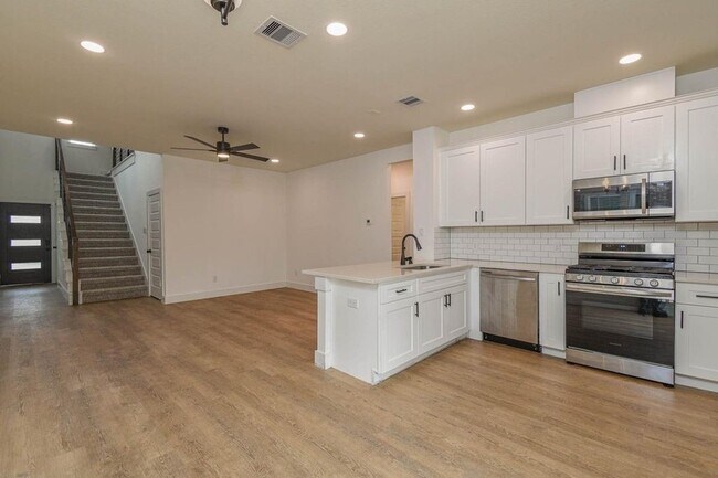 Foto del edificio - 16571 Oasis Glade Dr
