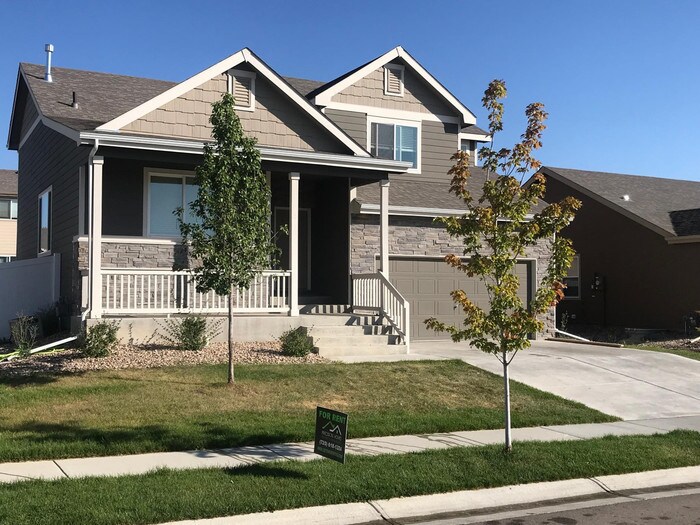 Primary Photo - Fantastic 4 bedroom, 3 bath, 3 car garage!