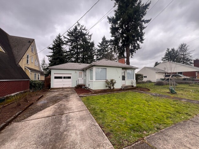 Building Photo - APPLICATION PENDING - Charming Two Bedroom...