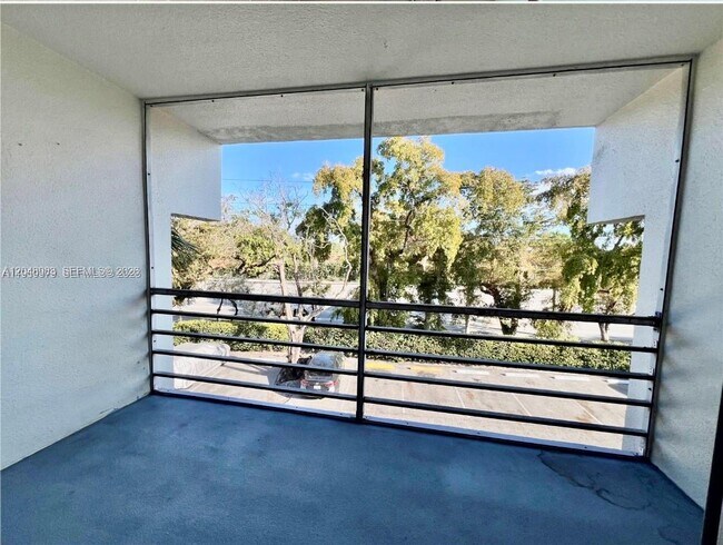 Building Photo - 4255 N University Dr