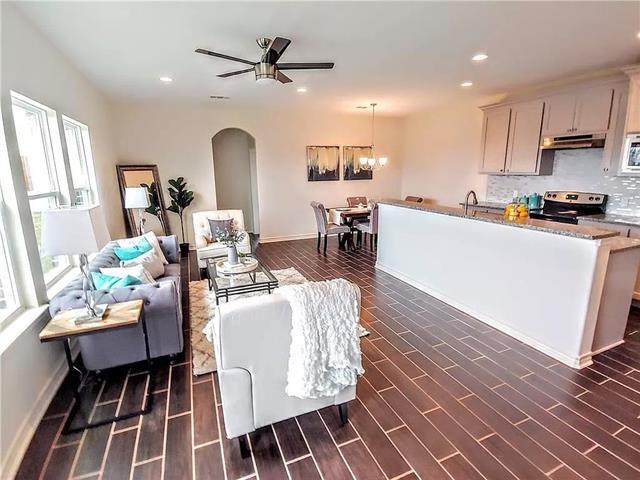 Building Photo - 335 S Celia Cir