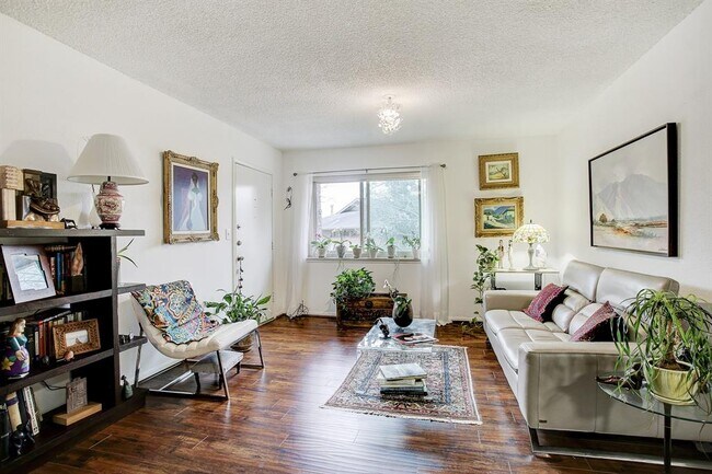 Foto del edificio - 6482 Bayou Glen Rd