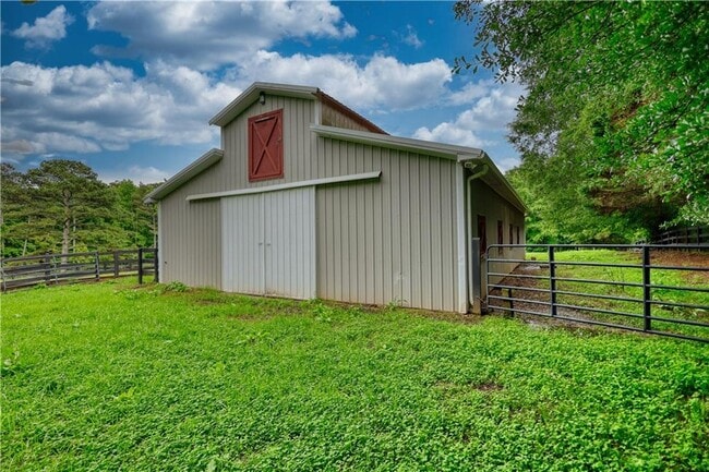 Building Photo - 175 Red Bank Rd