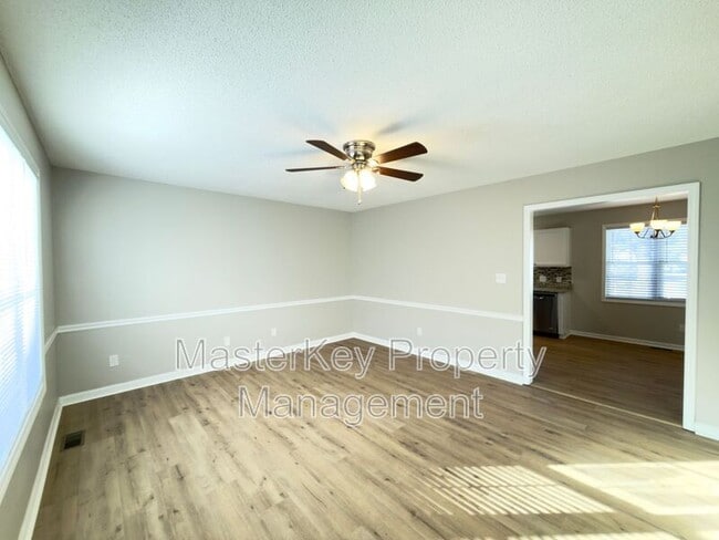 Foto del edificio - 1101 Amber Acres Ln