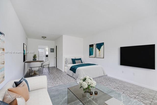 Foto del edificio - 6930 Rue Versailles Dr