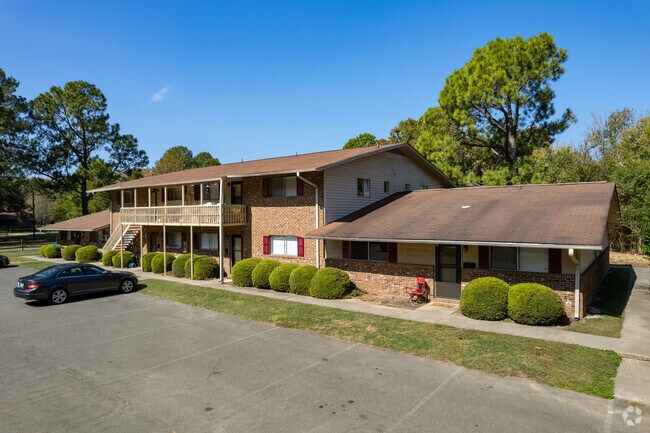 Foto del edificio - Camelot Village Condominiums