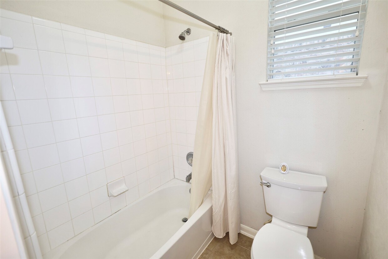 Foto del edificio - 4106 Hidden Fort Ln