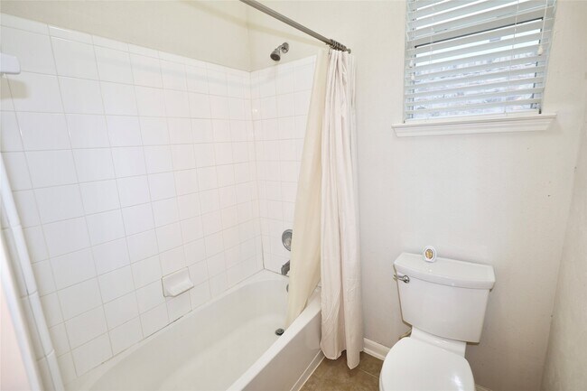 Foto del edificio - 4106 Hidden Fort Ln