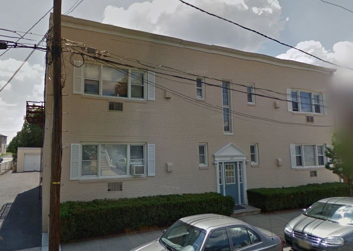 Building Photo - 325 1st St