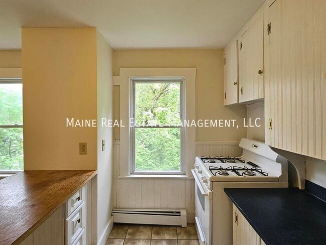 Building Photo - 93 Newbury St