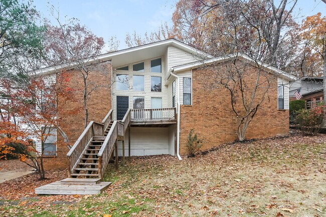 Foto del edificio - 353 Ericson Rd