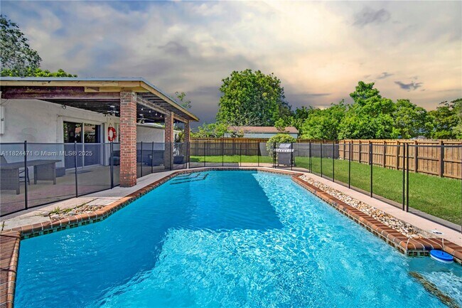 Foto del edificio - 10591 SW 122nd Ct