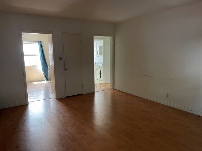 Foto del edificio - 3646 Vinton Ave