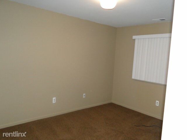Building Photo - 15852 Orchard Ln